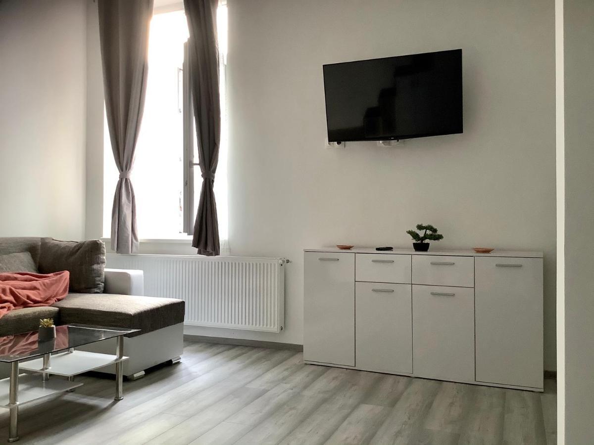 Belvarosi Apartman 1 Apartment มิชโคลซ์ ภายนอก รูปภาพ