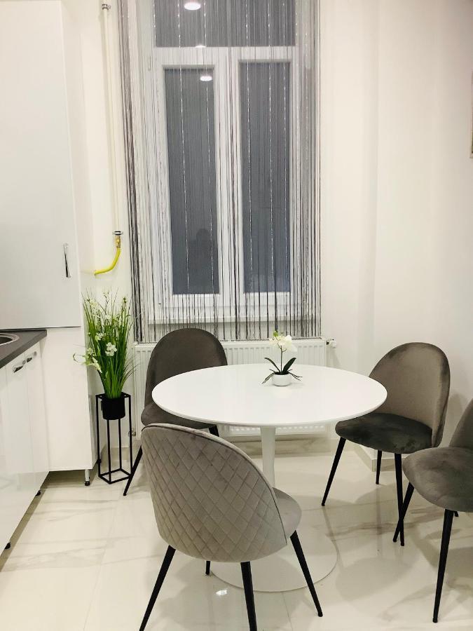 Belvarosi Apartman 1 Apartment มิชโคลซ์ ภายนอก รูปภาพ